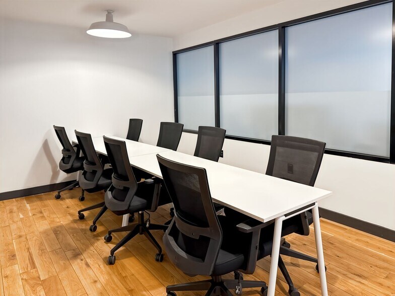 More Photos Of 128 S Tryon St, Charlotte Coworking Space