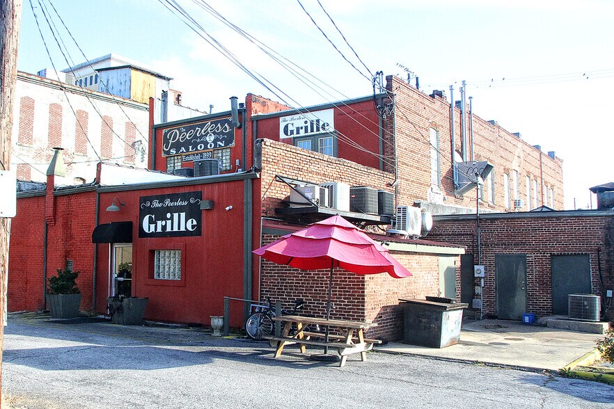 More Photos Of 13 W 10th St, Anniston Storefront For Sale