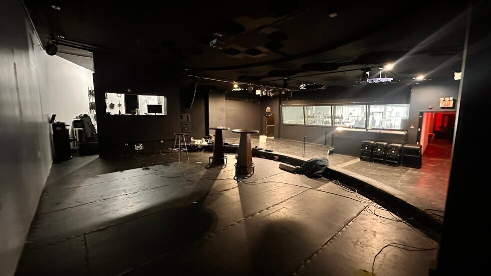 More Photos Of 361 Metropolitan Ave, Brooklyn General Retail For Lease