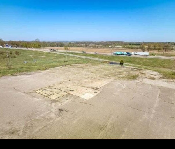 More Photos Of 2496 N Parma Rd, Parma Service Station For Sale