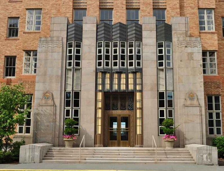 More Photos Of 1122 12th Ave S, Seattle Unknown For Lease