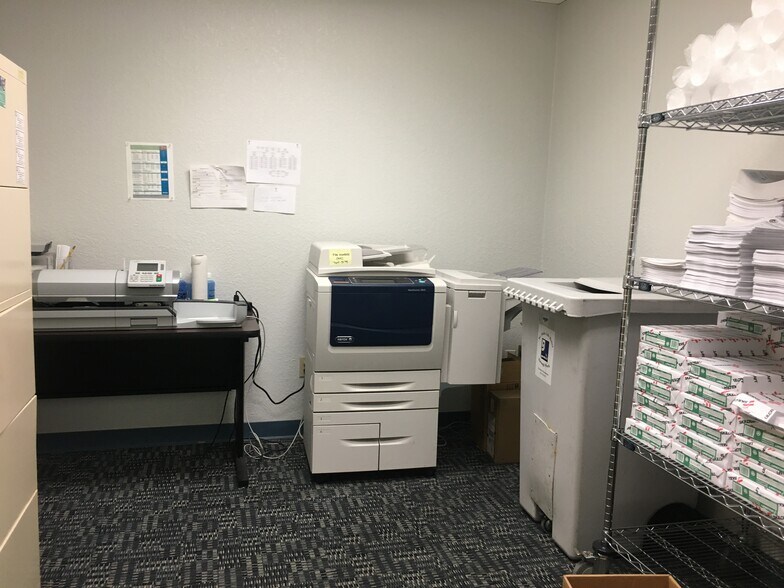 More Photos Of 206 8th St, Fabens Medical For Sale