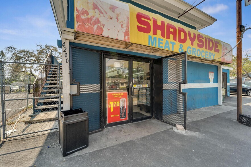More Photos Of 4200 15th Ave S, Saint Petersburg Storefront Retail Residential For Lease