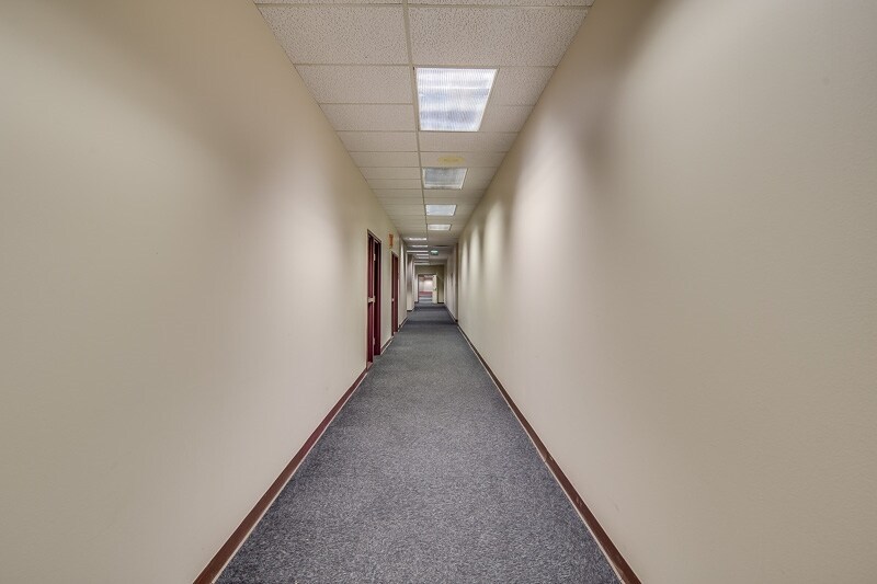 More Photos Of 3796 Lamar Ave, Memphis Office For Sale