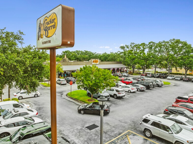 More Photos Of 1880 E State Road 60, Valrico Restaurant For Sale