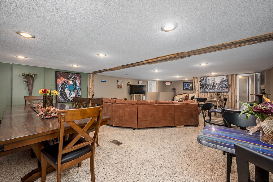 More Photos Of 620 Cherokee St, Leavenworth Storefront For Sale