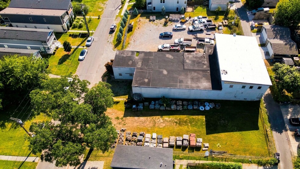 More Photos Of 1715 Pecan St, Nashville Warehouse For Sale