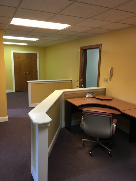 More Photos Of 80 Worcester St, North Grafton Storefront Retail Office For Lease