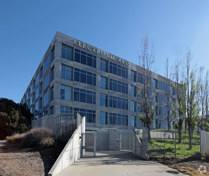 More Photos Of 5510 Lincoln Blvd, Playa Vista Office For Lease