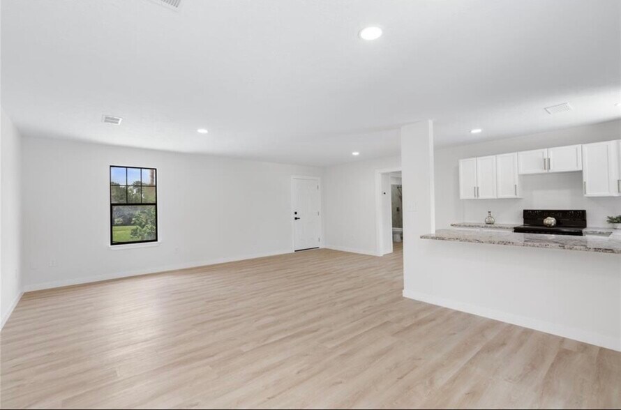 More Photos Of 12019 Beth Ln, Magnolia Light Distribution For Sale