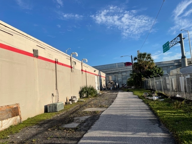More Photos Of 1815 10th Ave N, Lake Worth Beach Warehouse For Lease
