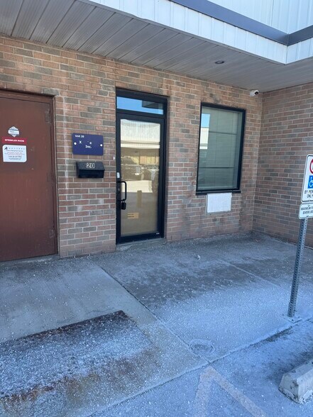 More Photos Of 2455 Cawthra Rd, Mississauga Light Distribution For Lease