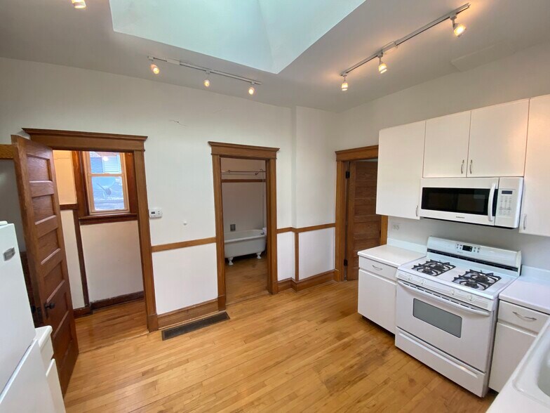 More Photos Of 2439 N Seminary Ave, Chicago Apartments For Sale