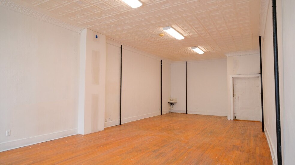 More Photos Of 1005 E Fayette St, Syracuse Apartments For Lease