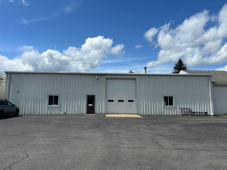 More Photos Of 205 Fleming St, Williamsport Self Storage For Lease