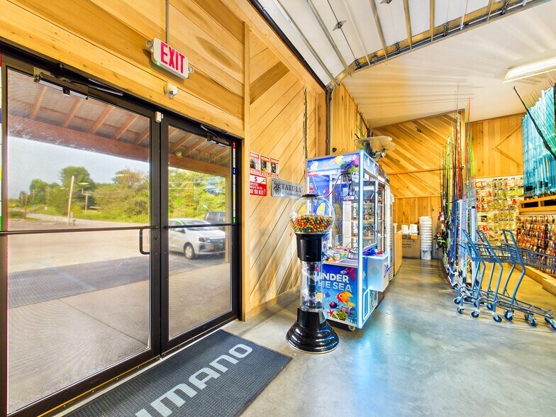 More Photos Of 13520 Emerson Ave, Williamstown General Retail For Sale
