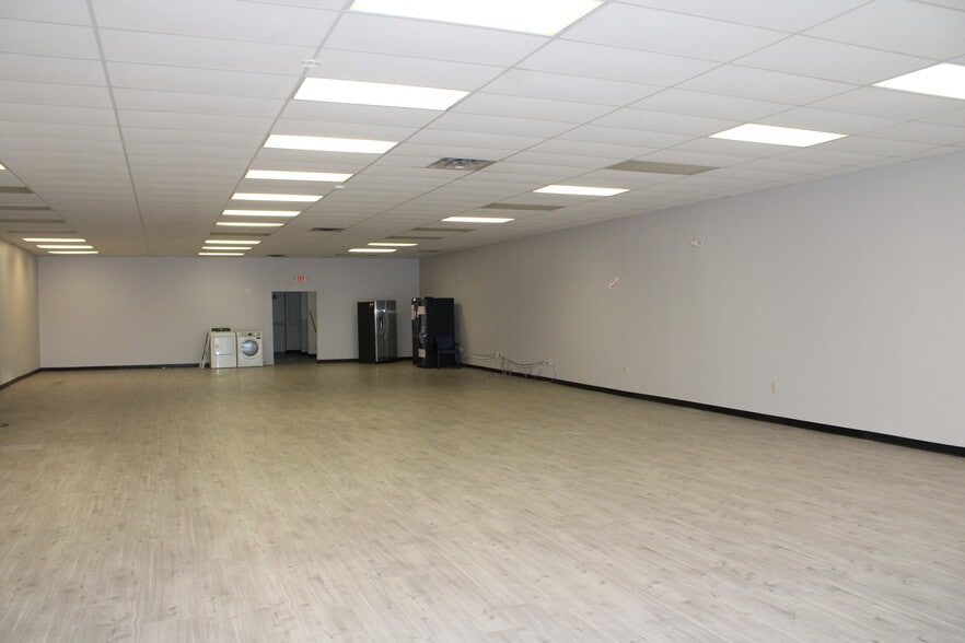 More Photos Of 3903 Union Deposit Rd, Harrisburg Storefront For Lease