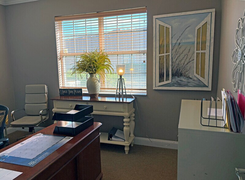 More Photos Of 4879 NW Palm Coast Pky, Palm Coast Office For Lease