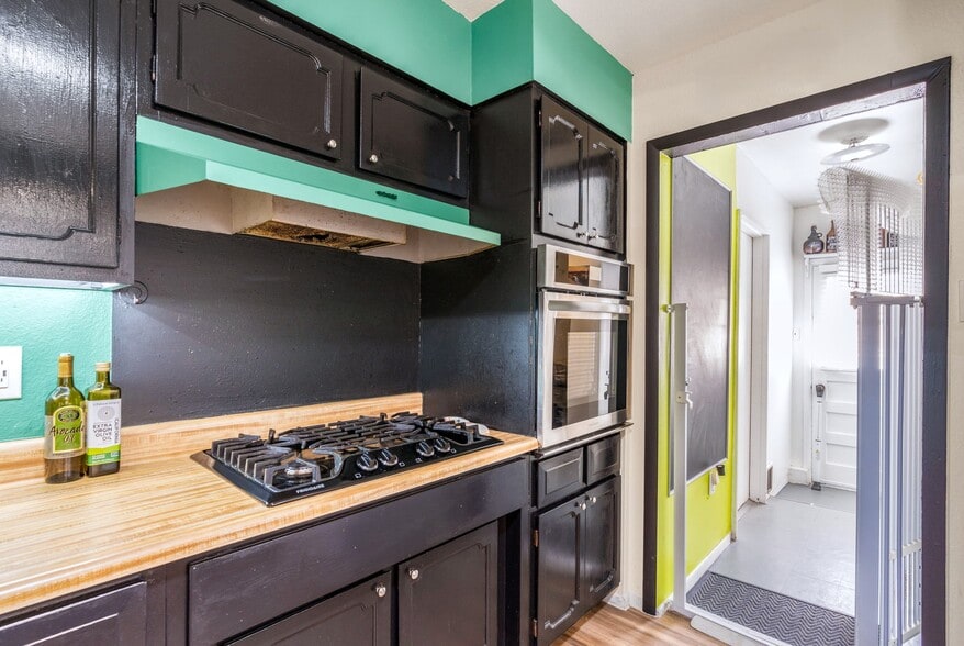 More Photos Of 613 Jane St NE, Albuquerque Flex For Sale