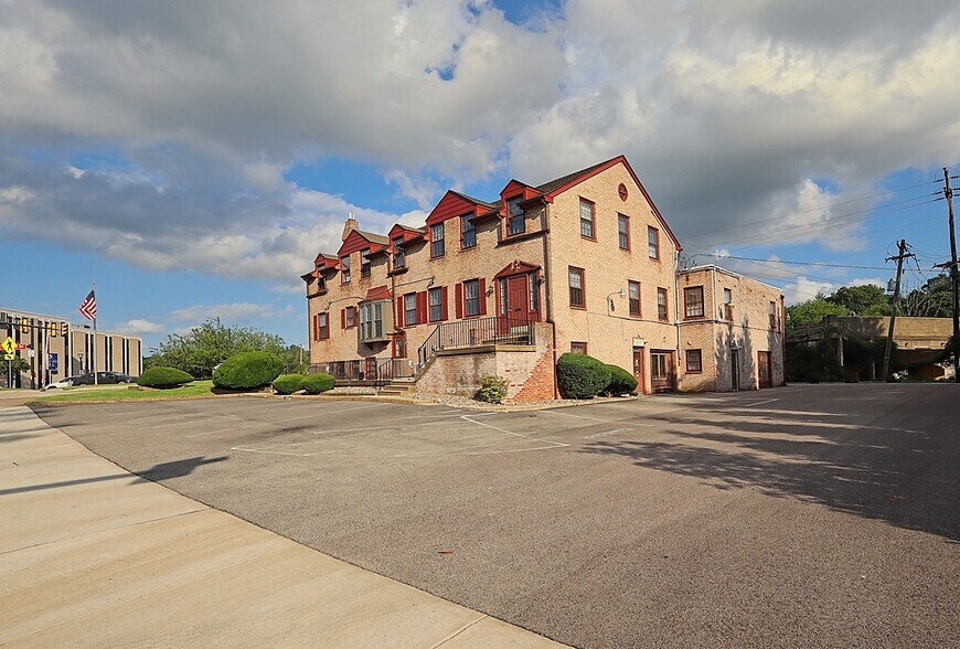 More Photos Of 766 Old York Rd, Jenkintown Medical For Sale