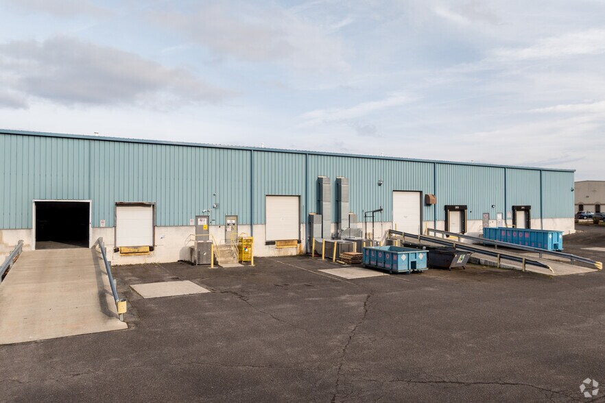 More Photos Of 202 W Parkway Dr, Egg Harbor Township Warehouse For Lease