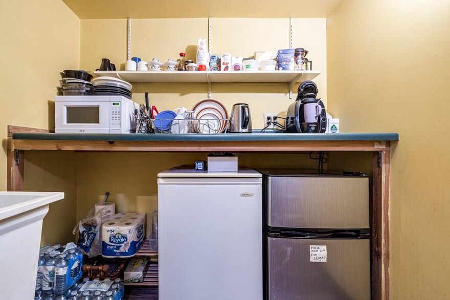 More Photos Of 22 E 25th St, Hamilton Storefront Retail Office For Sale