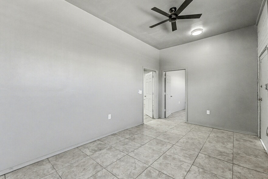 More Photos Of 1417-1421 E Washington St, Phoenix Warehouse For Sale