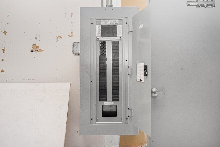 More Photos Of 12 Menard Dr, Council Bluffs Unknown For Lease