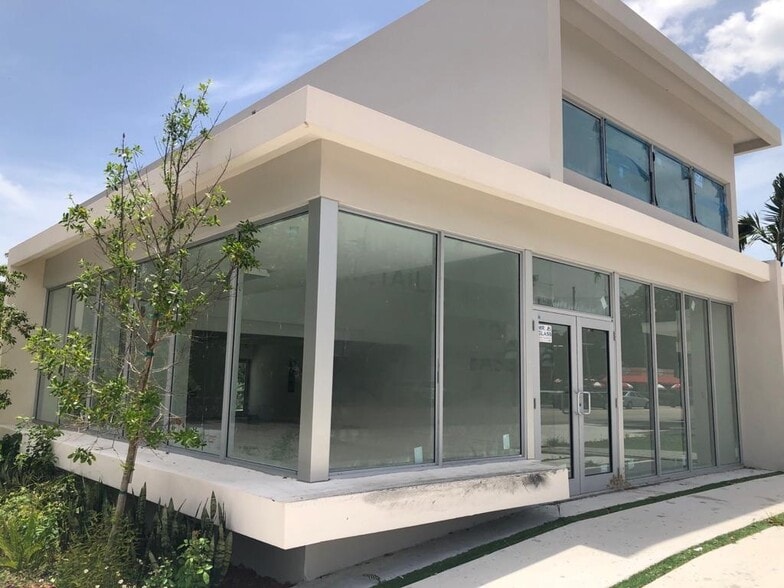 More Photos Of 7111 Biscayne Blvd, Miami Freestanding For Sale