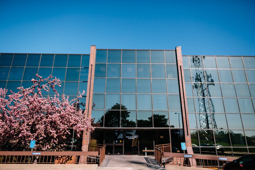 More Photos Of 770 N Cotner Blvd, Lincoln Office For Lease