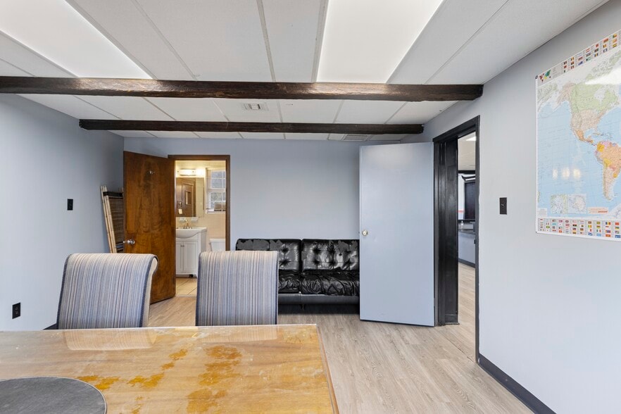 More Photos Of 3626 Winding Way, Newtown Square Warehouse For Sale