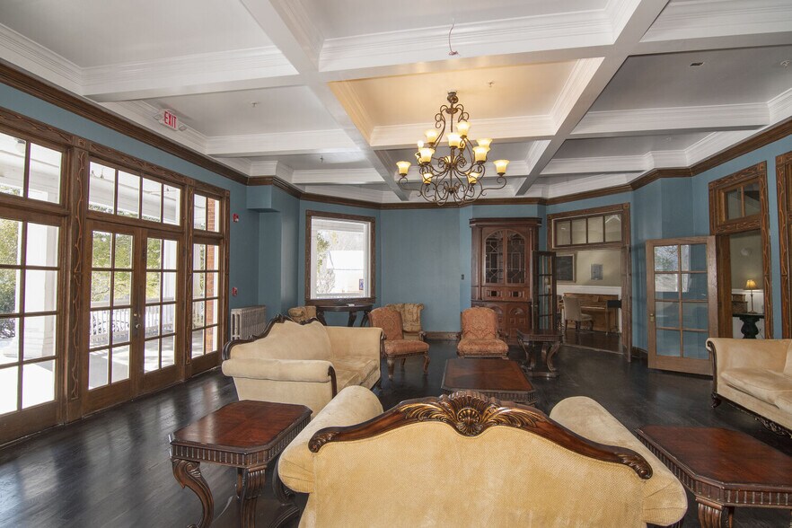 More Photos Of 158 Academy Lane Dr, Pence Springs Hotel For Sale