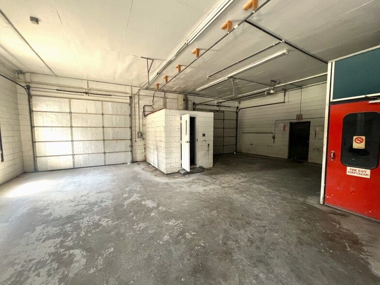 More Photos Of 5304 N Main St, Acworth Auto Repair For Sale