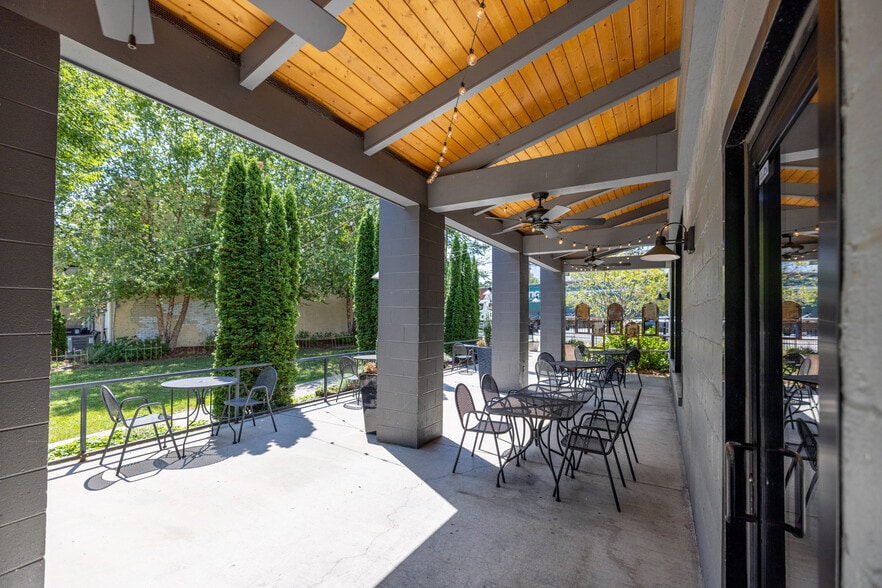 More Photos Of 743 Haywood Rd, Asheville Restaurant For Sale
