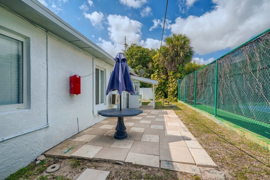 More Photos Of 101-107 Tacoma Ln, West Palm Beach Apartments For Lease