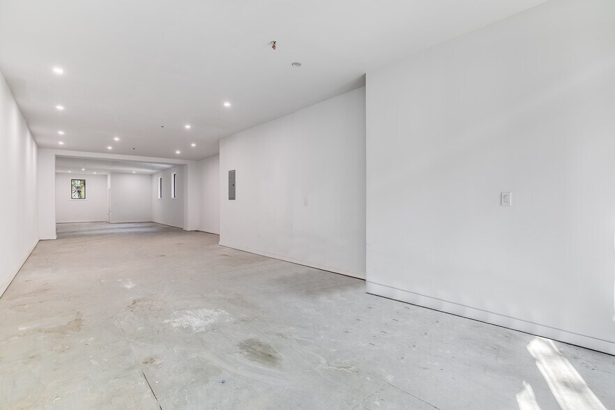More Photos Of 534 Court St, Brooklyn General Retail For Lease