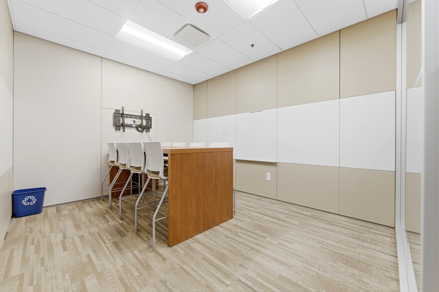 More Photos Of 423 Fortress Blvd, Morgantown Office For Sale
