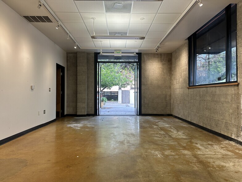 More Photos Of 120 N Maclay Ave, San Fernando Storefront For Lease