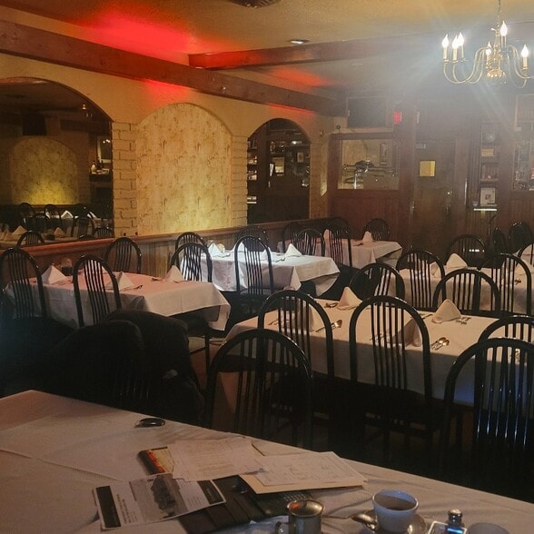 More Photos Of 6535 Allen Rd, Allen Park Restaurant For Sale