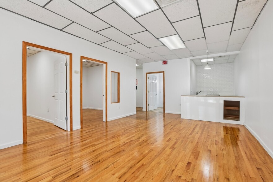 More Photos Of 825-829 Rt-5, Ridgefield General Retail For Lease