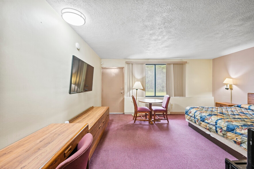 More Photos Of 1058 Hausman Rd, Allentown Hotel For Sale