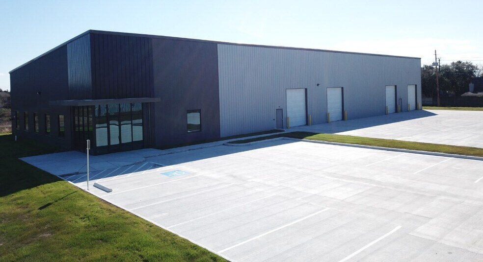 More Photos Of 4401 Rex Rd, Friendswood Warehouse For Sale