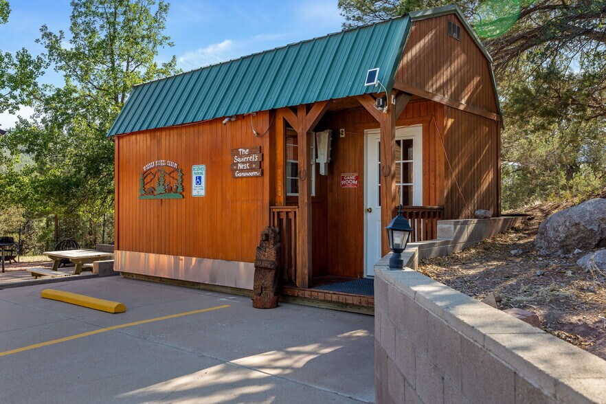 More Photos Of 1022 S Hunter Creek Dr, Payson Hotel For Sale
