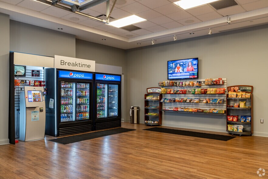 More Photos Of 801-803 W Big Beaver Rd, Troy Office For Lease