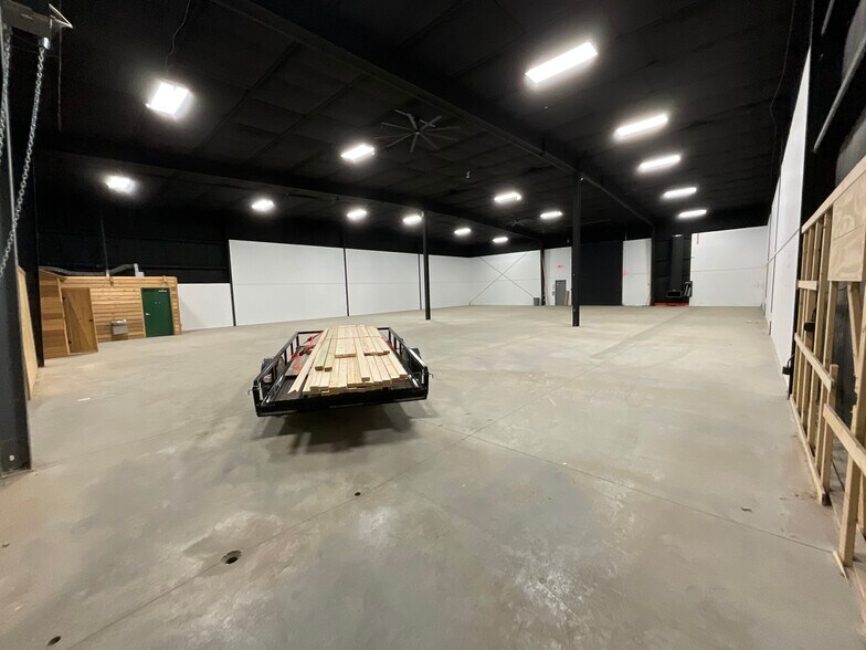 More Photos Of 1031 Appleton Rd, Menasha Industrial For Lease