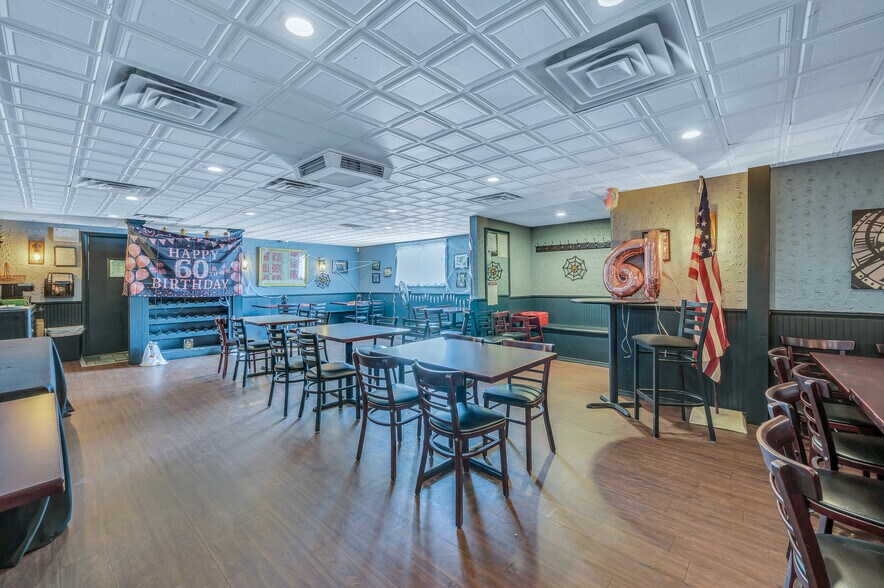 More Photos Of 524 Court St, Scranton General Retail For Sale