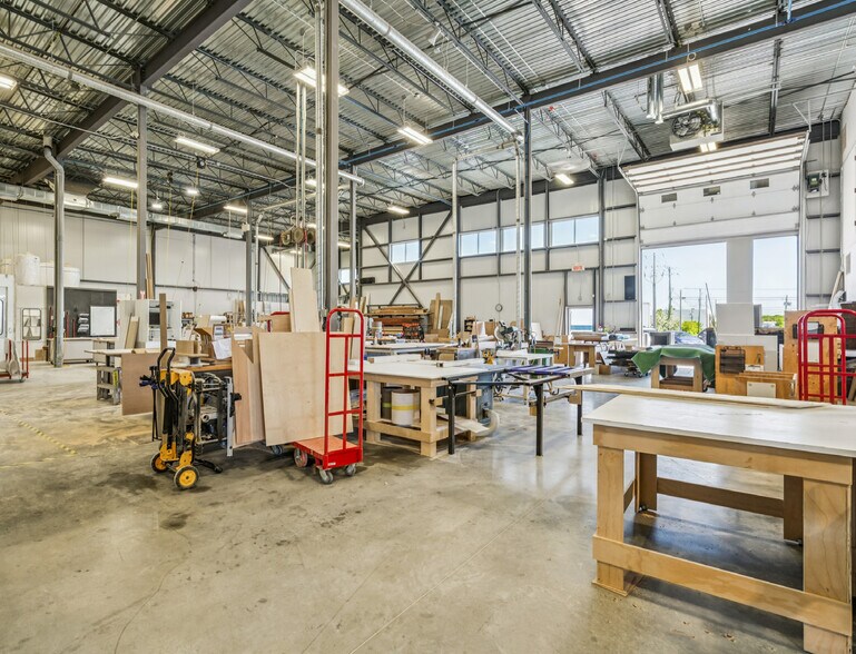 More Photos Of 8600 Av Émilien-Letarte, Saint-Hyacinthe Warehouse For Sale