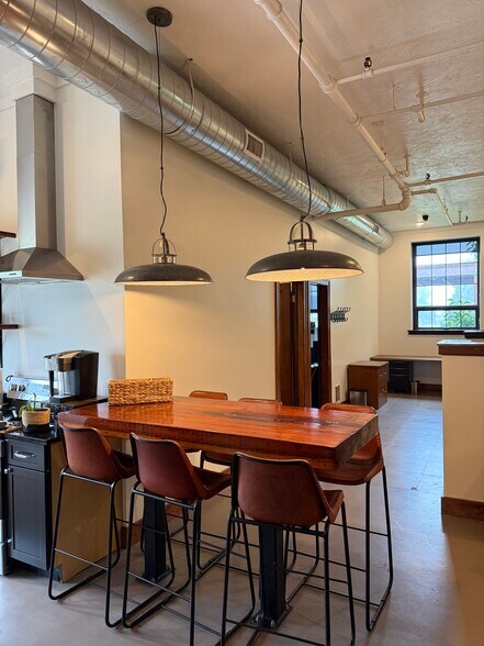 More Photos Of 602 N 6th St, Fairfield Industrial For Lease