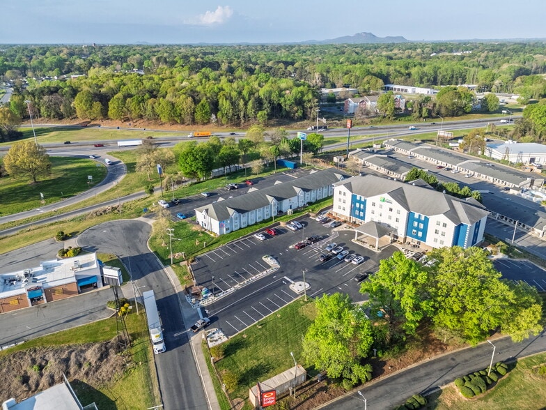 More Photos Of 1901 Broadcast St, Gastonia Hotel For Sale