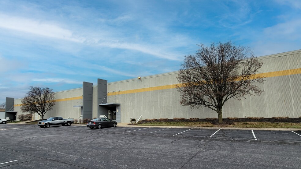 More Photos Of 6024-6108 W 79th St, Indianapolis Warehouse For Lease